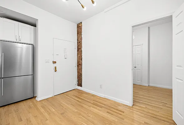 Rented by J PRESTON AND ASSOCIATES INC | media 4