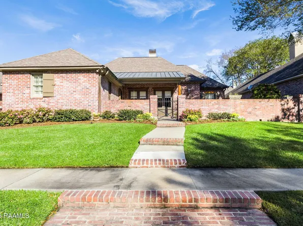 104 Freeport Cir, Lafayette, LA 70508