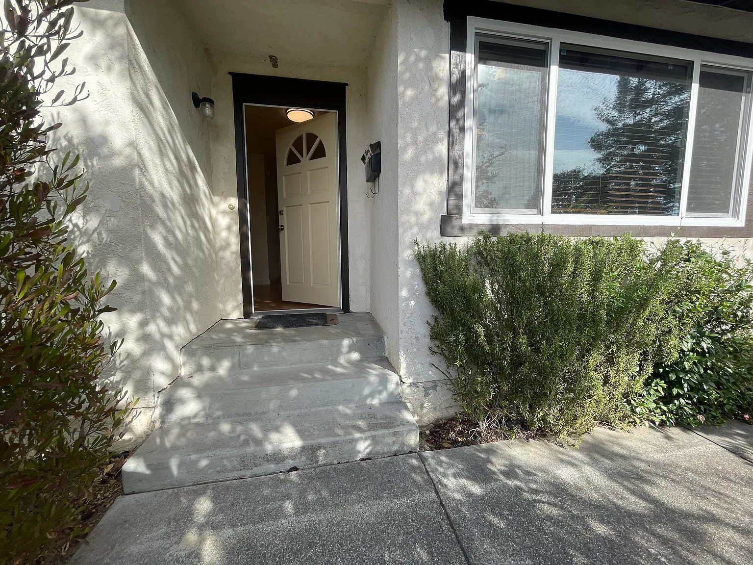 4 bed, 1600 sqft, $4,500 — Photo 4
