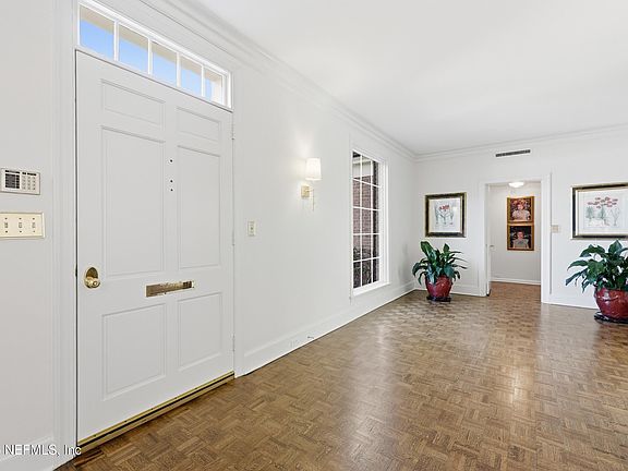 5th image of 4706 IVANHOE Road