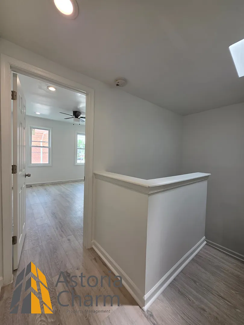 519 E 28th St — Photo 3