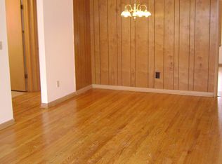 1221 Lambeth Rd UNIT 1, Waukesha, WI 53189