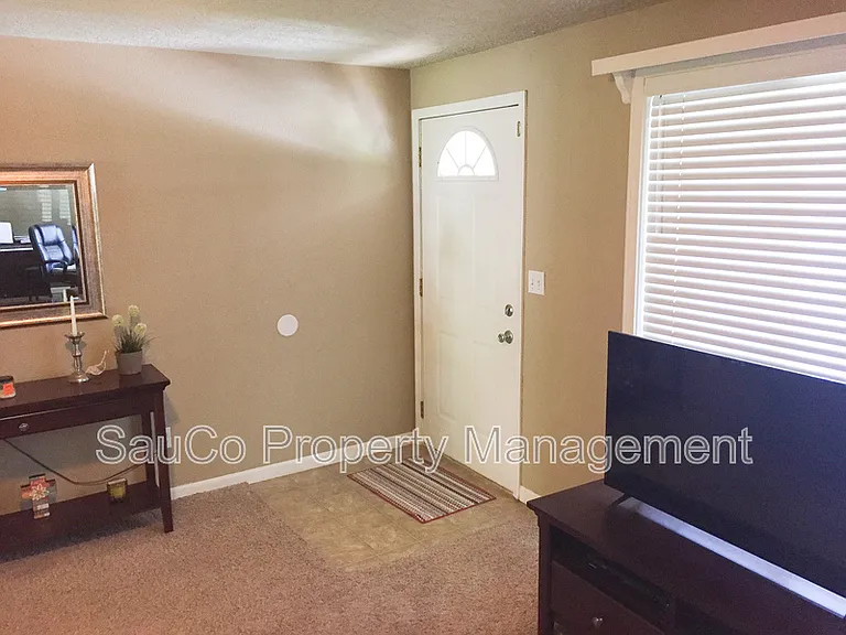 22120 S Leslie Ave — Photo 10