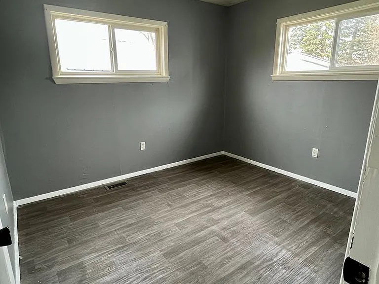 233 Dixie Ave — Photo 10