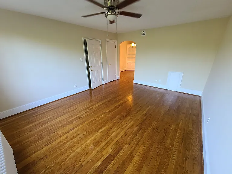 Mount Vernon Ave Apartments — Photo 27