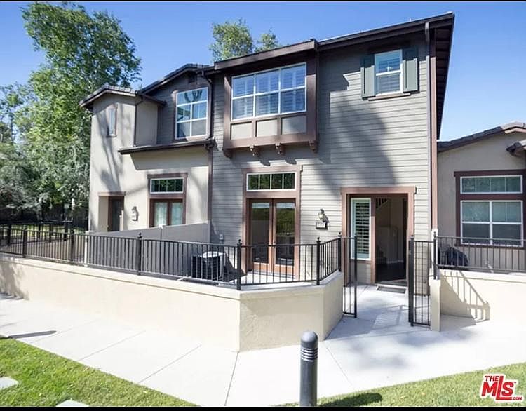 1st image of 792 Tennis Club Ln