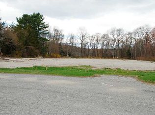 1185 Stafford Rd, Tiverton, RI 02878