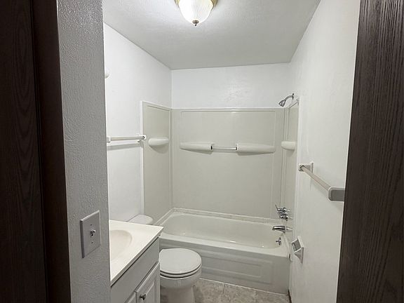 5th image of 623 Morningside Dr APT 2