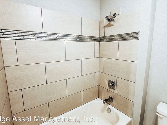 5th image of 424 NE Stafford St #8340288
