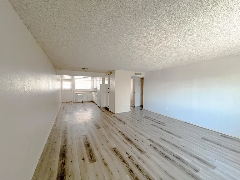 3363 W Harmont Dr #3 — Photo 3