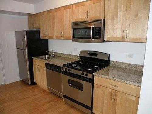 3rd image of 3172 31st St APT 4A