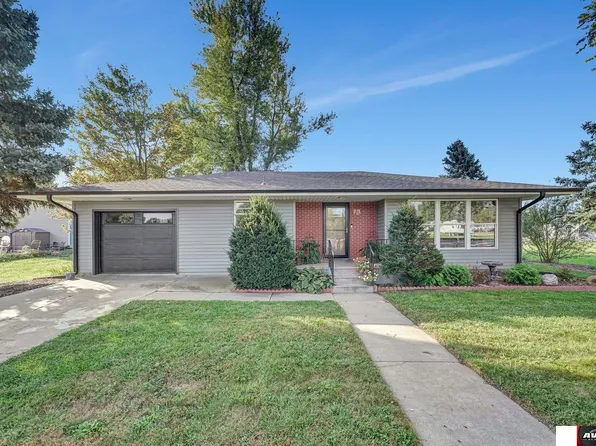 111 E 3rd St, Valparaiso, NE 68065