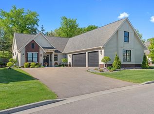 2471 Sydney Ln, Hudson, WI 54016