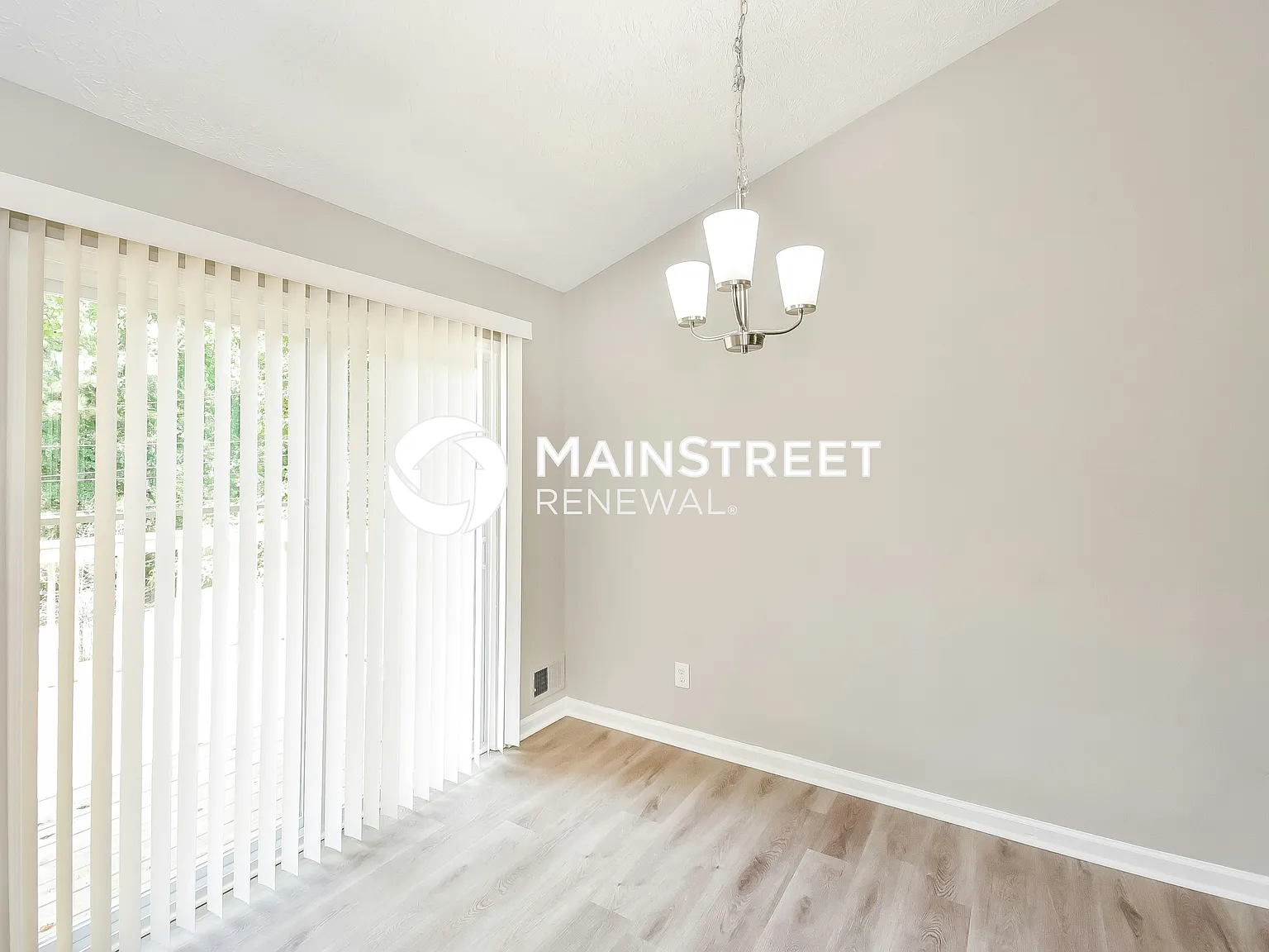 144 Hamlet Court — Photo 4