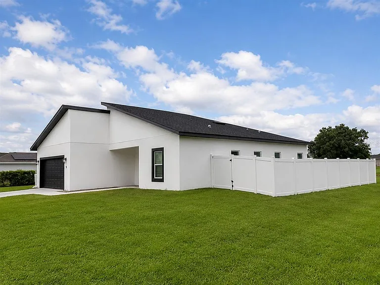801 Jarnac Dr — Photo 2