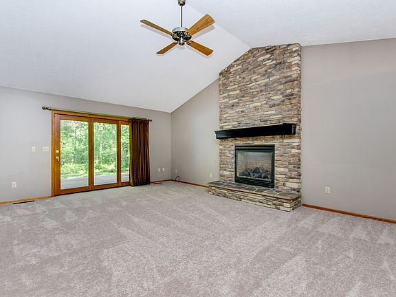 3rd image of 7559 Jeanne Dr