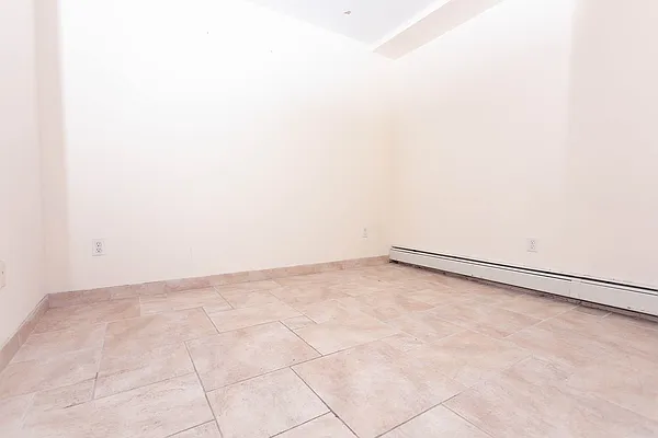 Rented by J L Royal Oak Realty Inc | media 28