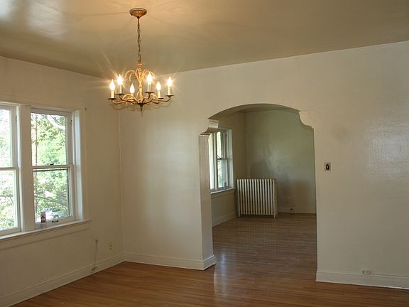 2nd image of 1107 E South Temp APT 9