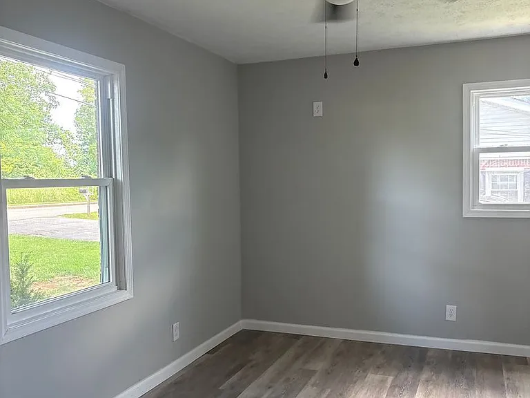 542 Lexington Dr — Photo 8