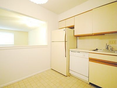 4th image of 4355 Maryland Ave APT 119