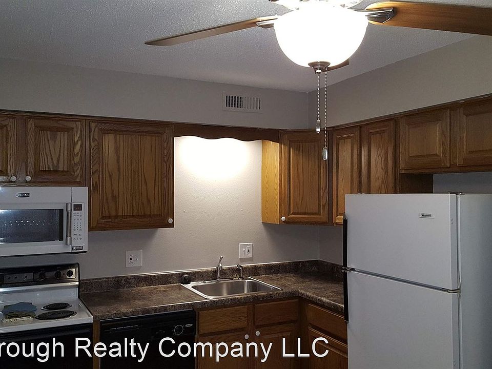 1st image of 1006 SE Belmont Dr APT 5