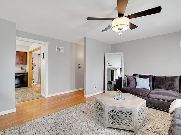 3rd image of 213 Woolwich Ln