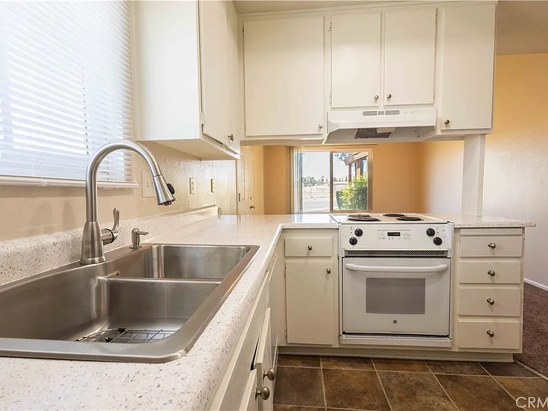 1272 Vista Serena Ave — Photo 5