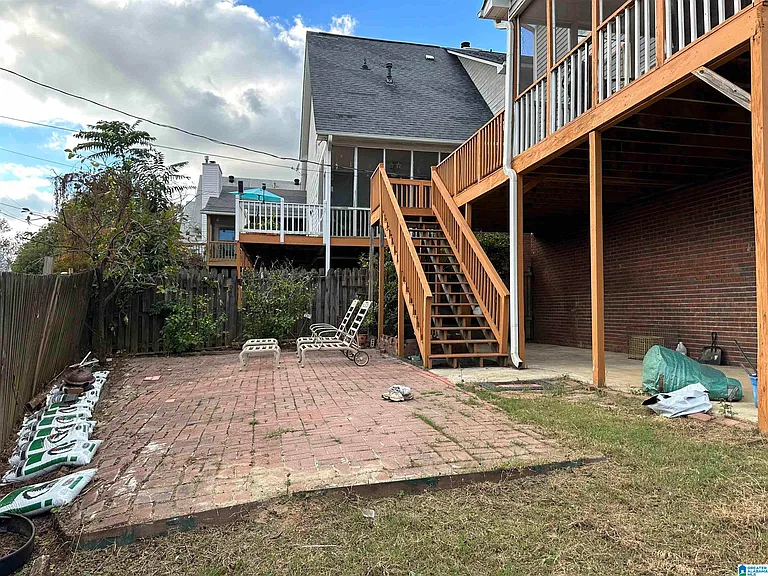 1715 Columbiana Ln — Photo 35