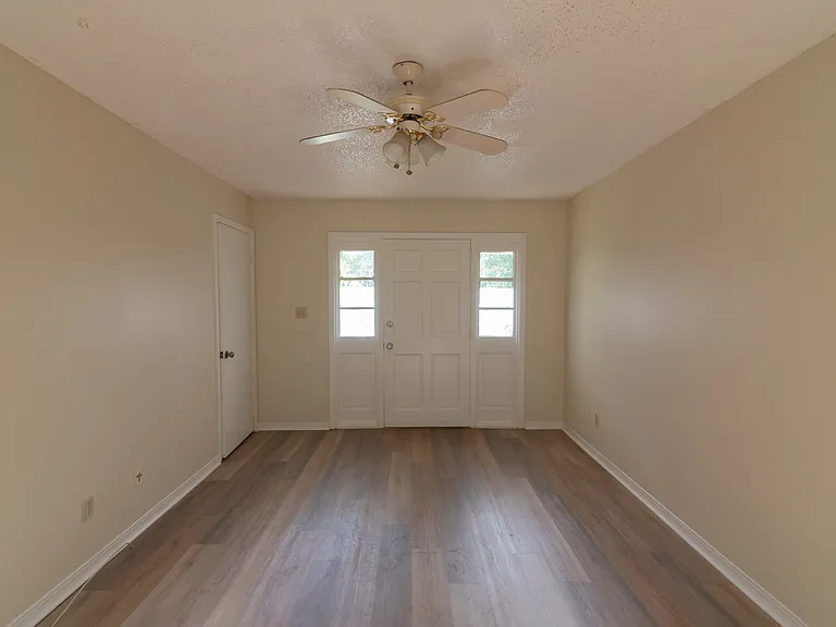 3216 Jim Lee Rd #8-B — Photo 4
