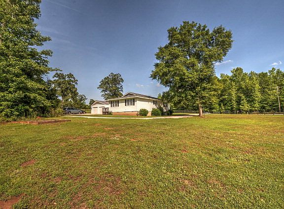 3rd image of 580 Lee Road 158