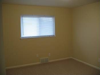 2nd image of 10461 N Oak Dr