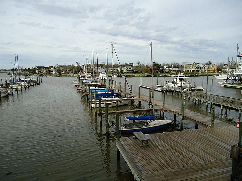 Boatslip included
