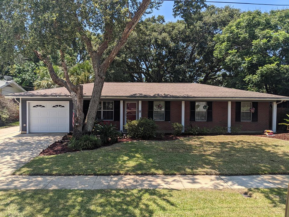1st image of 612 Sea Oats Dr