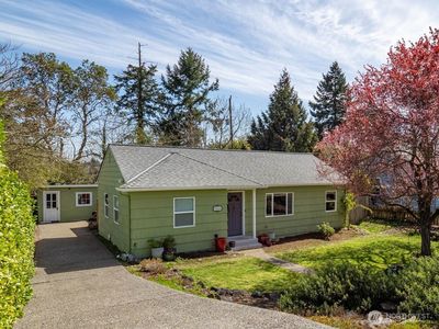 9826 33rd Avenue SW, Seattle, WA, 98126