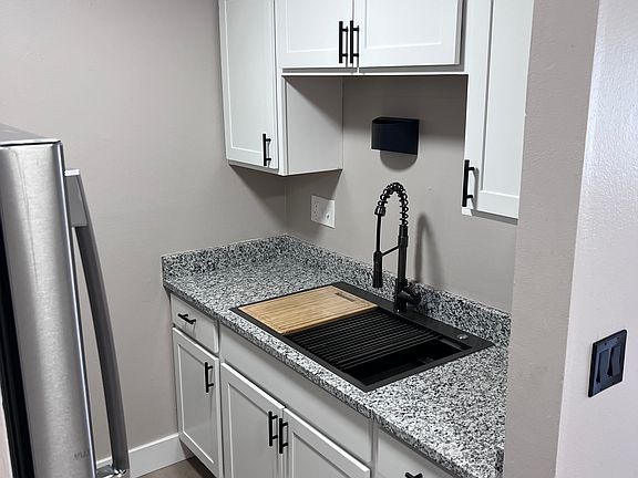 3rd image of 3106 W Greenfield Ave #105