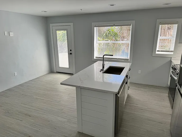 Ocean Reef Apartments — Photo 50