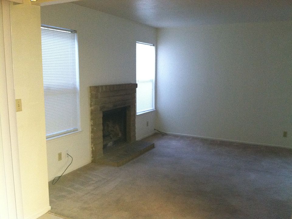 2nd image of 2522 Plantation Pl