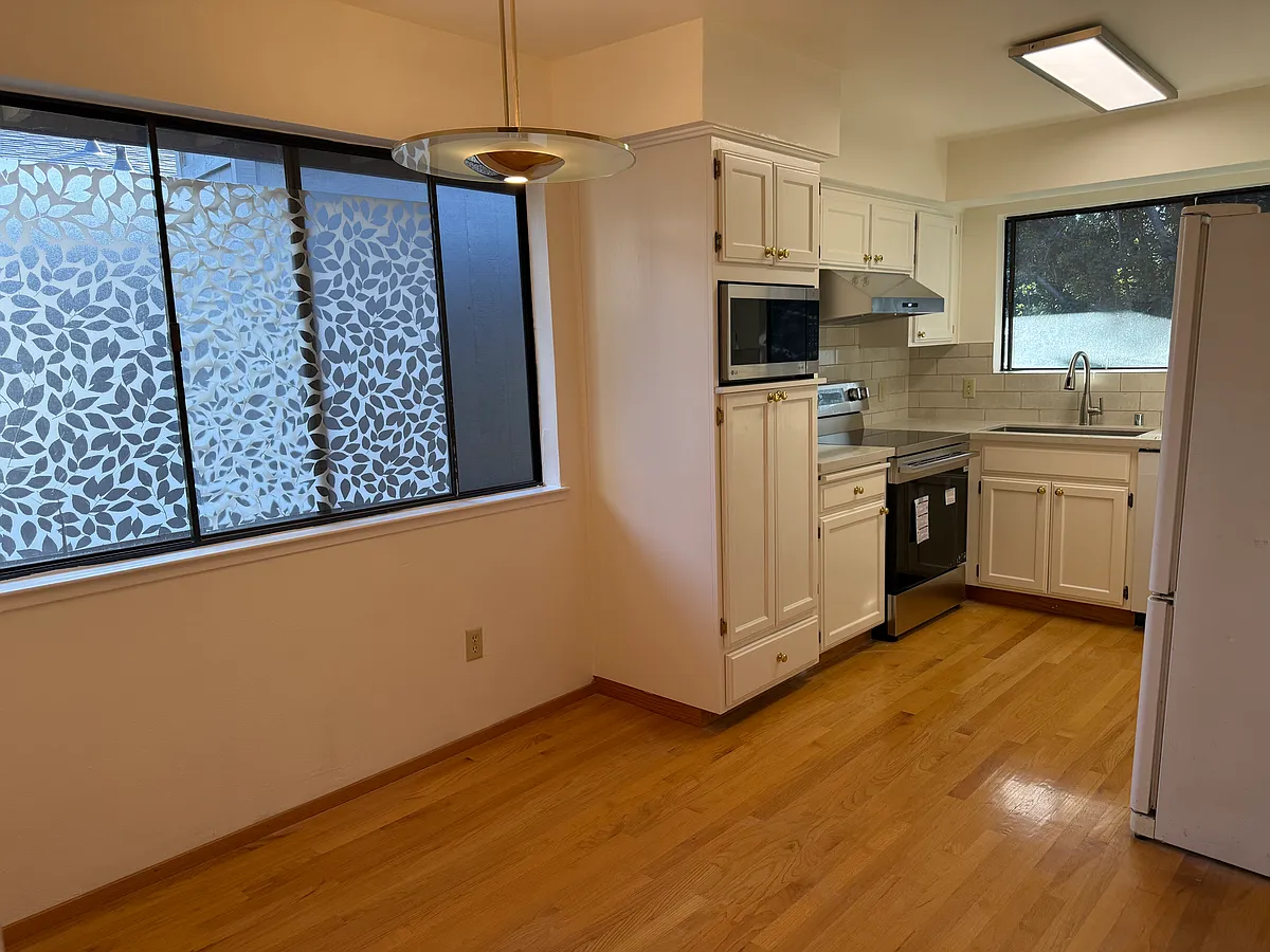 Eat In Kitchen & Dining Area - 14654 Big Basin Way #C