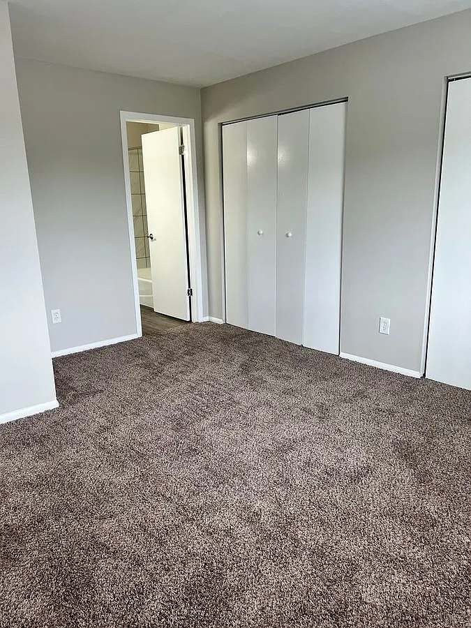 Charming Two-Bedroom Two Bathroom Apartment in Prime Chesterton Location! — Photo 4