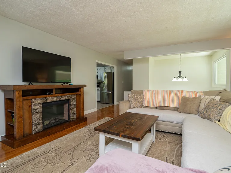 135 Riders Dr — Photo 18