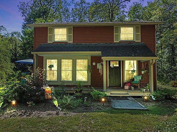 2nd image of 7 Laurel Ave