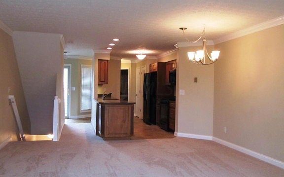 5th image of 3807 Lakedale Dr