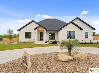 413 Royal Oaks Rd, Troy, TX 76579