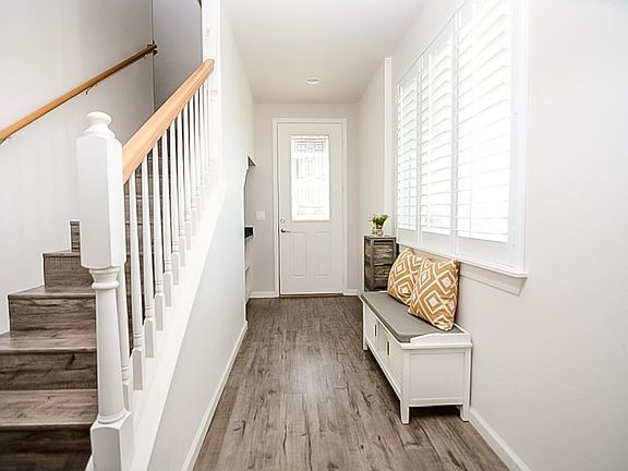 4th image of 1101 Kukulu St Unit 32