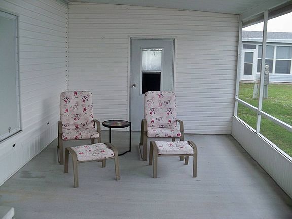 3rd image of 1003 W Virginia Dr