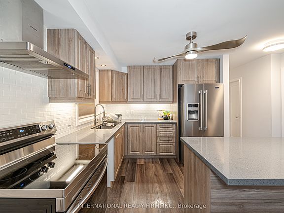 5th image of 372 Lakeshore Rd W #2