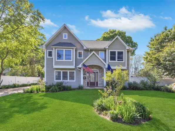 788 Sandra Avenue, West Islip, NY 11795