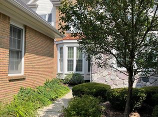 39484 Village Run Dr #189, Northville, MI 48168