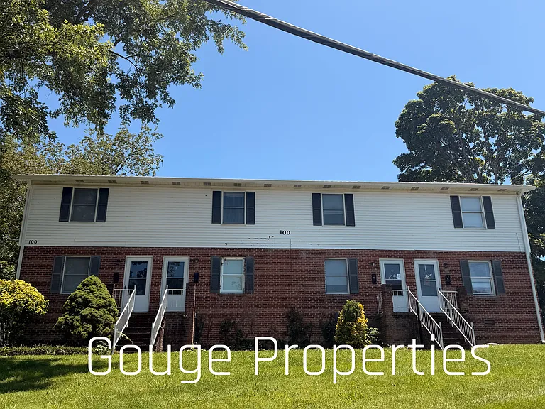 100 Hillcrest Dr #3 — Photo 1