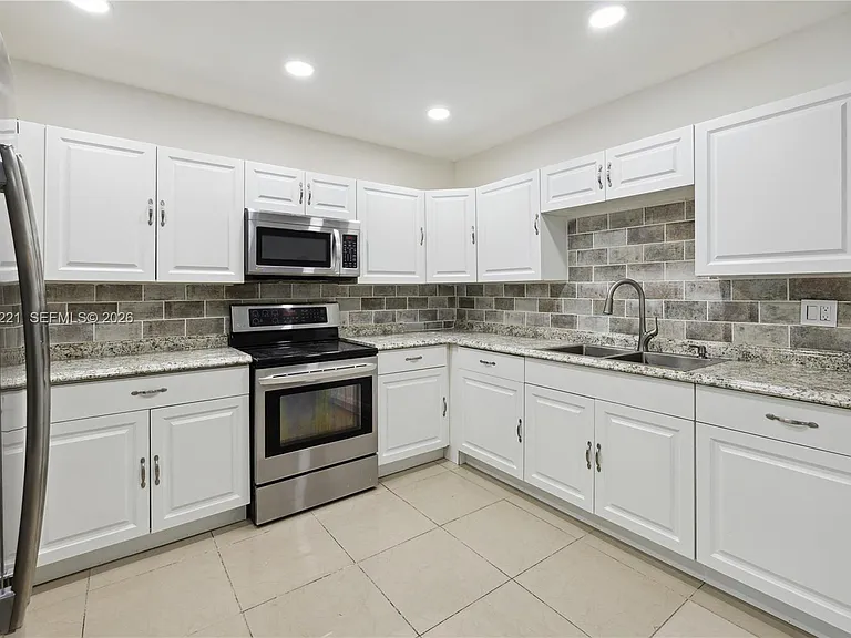 15131 SW 58th St — Photo 4